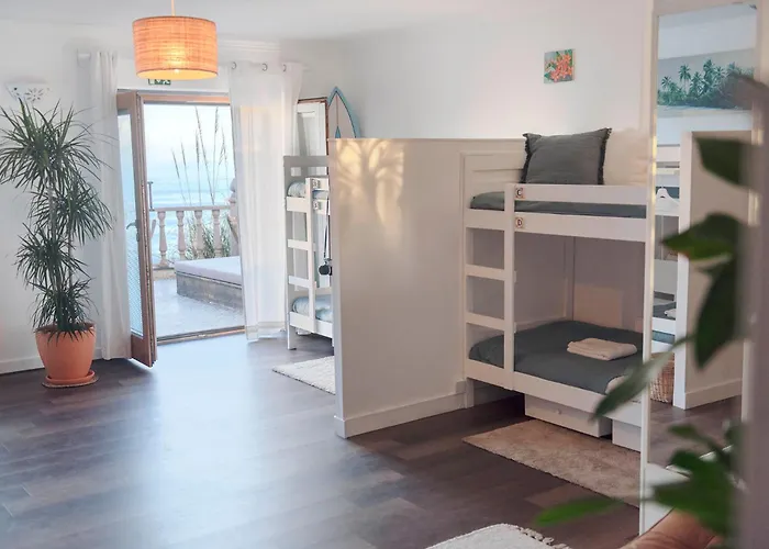 Laneez Ericeira Surf House Hostel